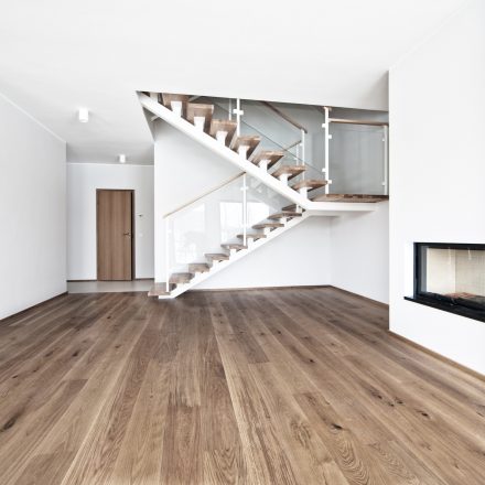 Los beneficios de la rehabilitación y reforma en viviendas son mayores cuando ponemos atención en la mejora de cada detalle y contemplamos el AHORRO ENERGÉTICO como un factor importante a la hora de abordar materiales y métodos.